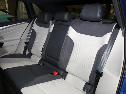 Touch Screen and ESC The Perfect Combination for VW ID4 Crozz EV SUV Off-road Vehicle