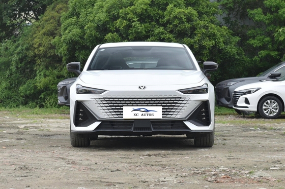Changan Univ 5-door 5-seat Hatchback The Electric Hybrid Vehicle with Left-Steering
