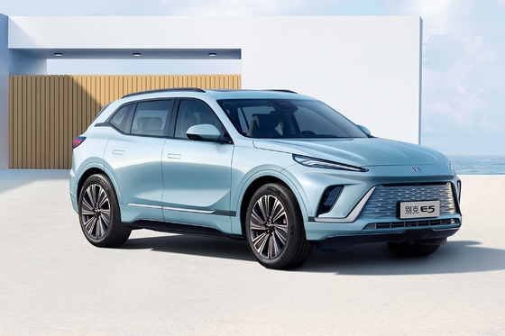 Buick E5 Silver Long Range 620KM SUV High Speed Used Electric Cars with Body Structure
