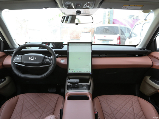 Changan Qiyuan A05 EV Sedan Hybrid Car Great Value and 5-door 5-seater Body Structure