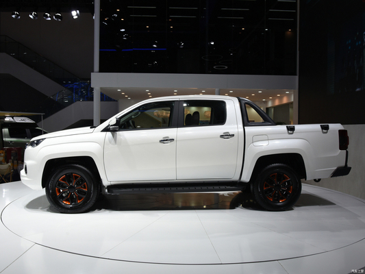 2023 Great Value JMC YUHU7 Petrol Gasoline Pickup Truck with R17 Tire Size