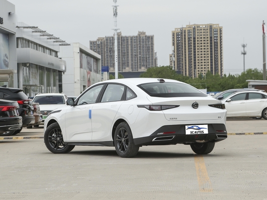 2023 Changan Yida Gdi Dct Flagship Model 5 Seat Sedan with 1.5T Engine and LED Camera