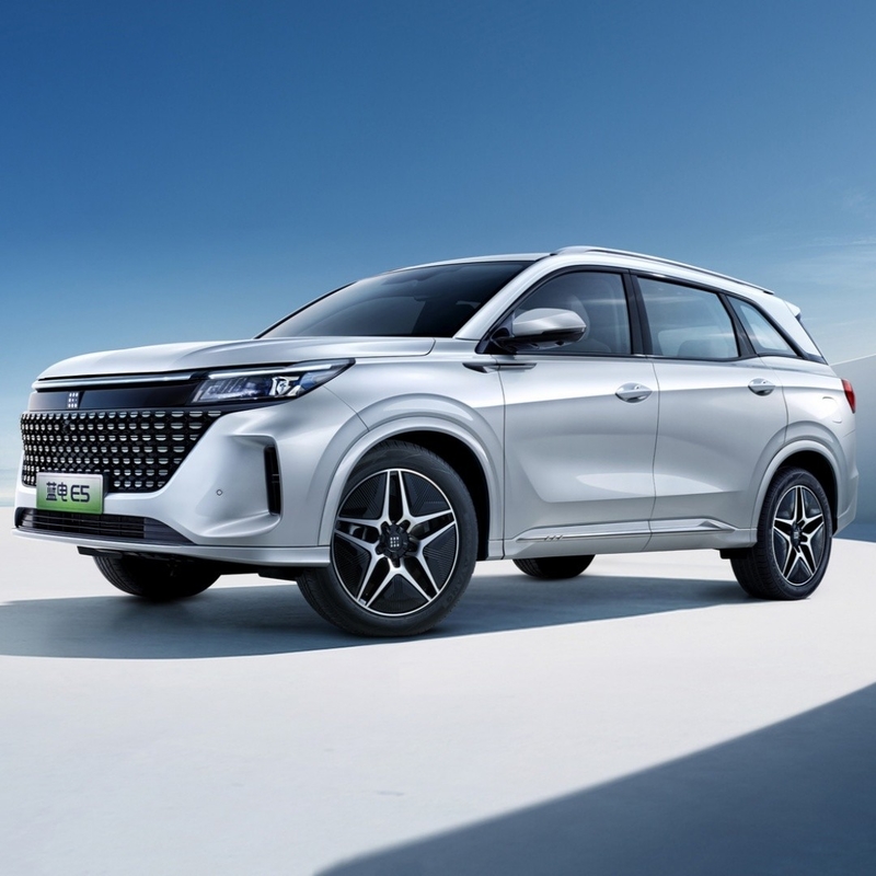 2.0L Motor and Front disc Rear disc Brake System DFSK E5 for Dependable Driving